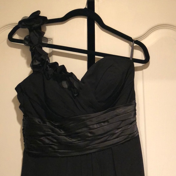 A-line evening gown w/ sweetheart neckline - Picture 2 of 3